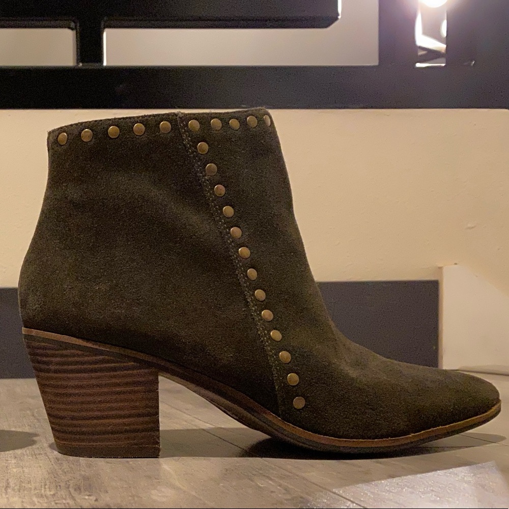 Short boots